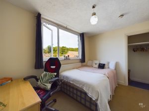 Bed 6- click for photo gallery